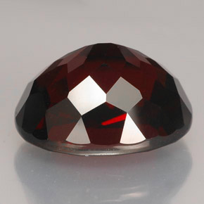 Granada rodolita vermelho natural 12,25ct, corte oval, VVS-VS