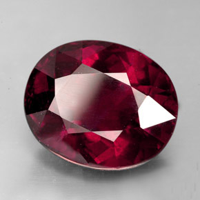 Granada rodolita vermelho natural 10,73ct, corte oval, VS-SI
