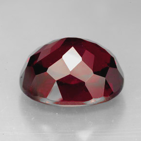 Granada rodolita vermelho natural 10,73ct, corte oval, VS-SI