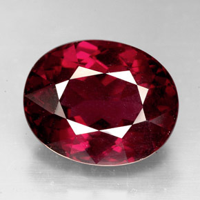 Granada rodolita vermelho natural 10,41ct, corte oval, VS