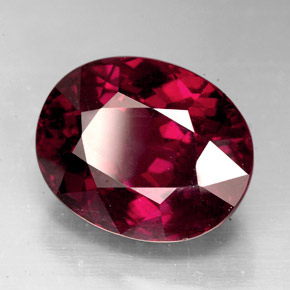 Granada rodolita vermelho natural 10,41ct, corte oval, VS
