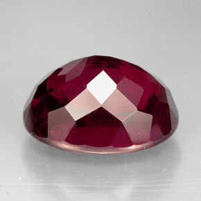 Granada rodolita vermelho natural 10,41ct, corte oval, VS