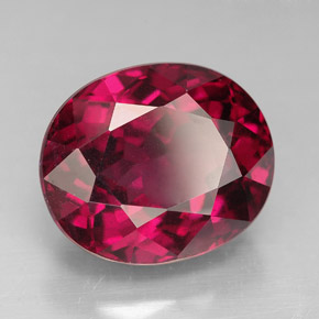 Granada rodolita vermelho natural 9,82ct, corte oval, VS