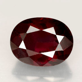 Granada rodolita vermelho natural 6,97ct, corte oval, VS