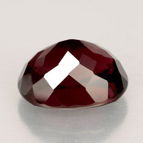 Granada rodolita vermelho natural 6,97ct, corte oval, VS
