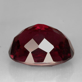 Granada rodolita vermelho natural 11,60ct, corte oval, VS