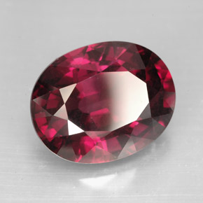Granada rodolita vermelho natural 13,49ct, corte oval, VS