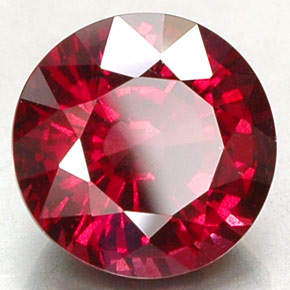 Granada rodolita vermelho natural 7,93ct, corte redondo, VS