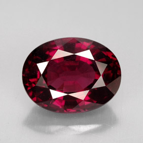Granada rodolita vermelho natural 6,39ct, corte oval, VS