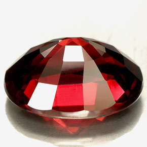Granada rodolita vermelho natural 5,71ct, corte oval, VVS