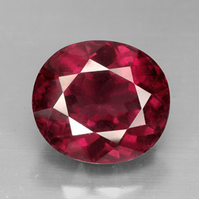 Granada rodolita vermelho natural 7,06ct, corte oval, VS