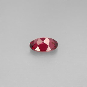 Granada rodolita vermelho natural 0,79ct, corte oval, VS