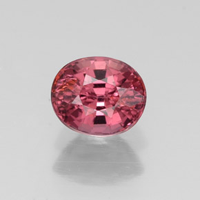 Granada rodolita vermelho natural 0,70ct, corte oval, VS