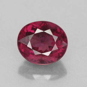 Granada rodolita vermelho natural 2,87ct, corte oval, VS-SI