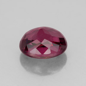 Granada rodolita vermelho natural 2,43ct, corte oval, VS