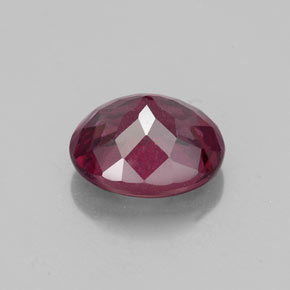 Granada rodolita vermelho natural 2,21ct, corte oval, VS
