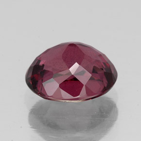 Granada rodolita vermelho natural 2,46ct, corte oval, VS