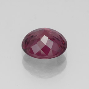 Granada rodolita vermelho natural 2,33ct, corte oval, VVS-VS