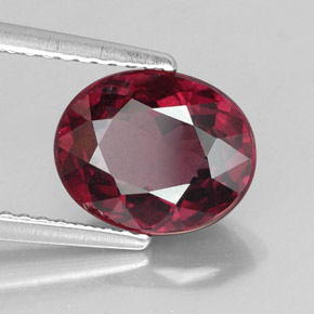 Granada rodolita vermelho natural 2,96ct, corte oval, VS