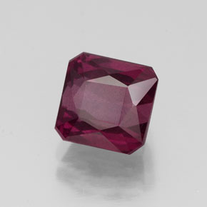 Granada rodolita vermelho natural 2,40ct, corte esmeralda, VS-SI