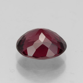 Granada rodolita vermelho natural 2,21ct, corte oval, VVS-VS