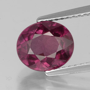 Granada rodolita vermelho natural 2,60ct, corte oval, VS