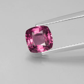 Granada rodolita vermelho natural 1,65ct, almofada cortada, VS