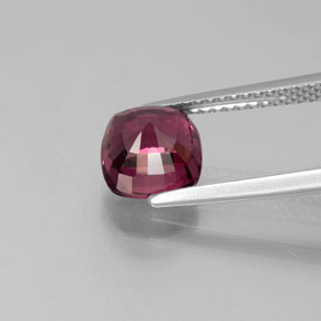 Granada rodolita vermelho natural 2,51ct, almofada cortada, VS