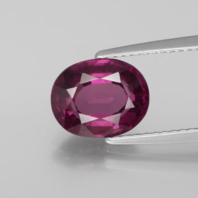 Granada rodolita vermelho natural 2,74ct, corte oval, VS