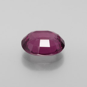 Granada rodolita vermelho natural 2,74ct, corte oval, VS
