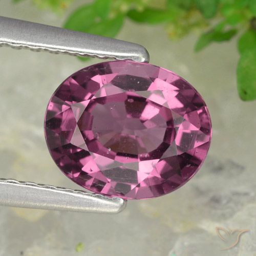 Granada rodolita roxo natural 1,38ct, corte oval, VS