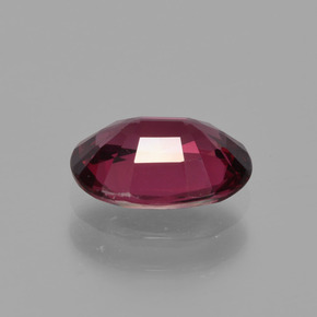 Granada rodolita vermelho natural 1,32ct, corte oval, VS