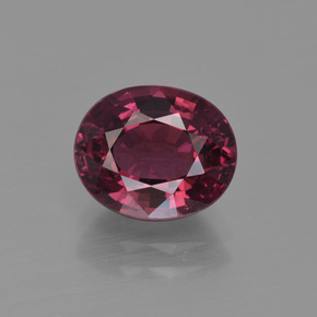 Granada rodolita vermelho natural 3,03ct, corte oval, VS