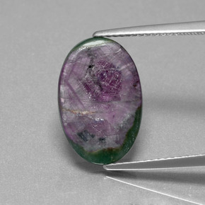 Rubi em fuchsita multicolorido natural 6,33ct, corte oval, translúcido