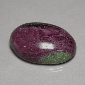 Rubi-zoisita multicolorido natural 60,73ct, corte oval, opaco