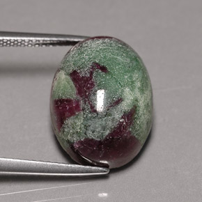 Rubi-zoisita multicolorido natural 13,91ct, corte oval, opaco