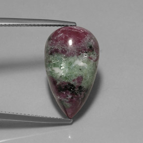 Rubi-zoisita multicolorido natural 13,52ct, formato de pêra, opaco