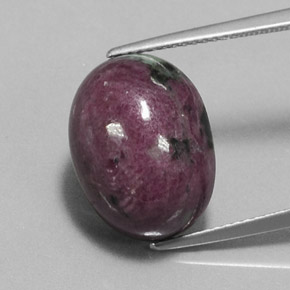 Rubi-zoisita multicolorido natural 15,10ct, corte oval, opaco