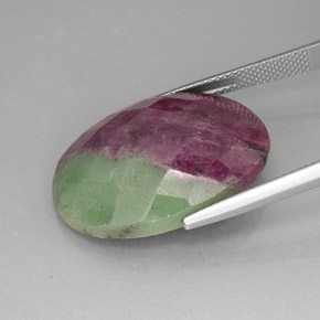 Rubi-zoisita multicolorido natural 25,95ct, corte oval, opaco