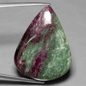 Rubi-zoisita multicolorido natural 55,69ct, formato de pêra, opaco