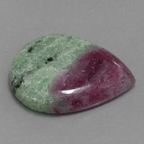 Rubi-zoisita multicolorido natural 15,70ct, formato de pêra, opaco