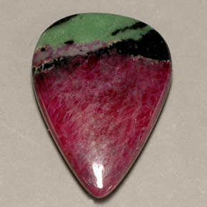 Rubi-zoisita multicolorido natural 23,73ct, formato de pêra, opaco