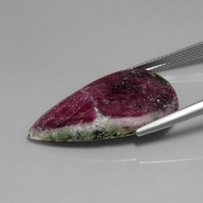 Rubi-zoisita multicolorido natural 29,84ct, formato de pêra, opaco