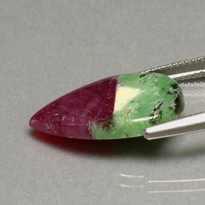 Rubi-zoisita multicolorido natural 9,26ct, formato de pêra, opaco