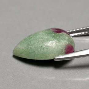 Rubi-zoisita multicolorido natural 5,73ct, formato de pêra, opaco