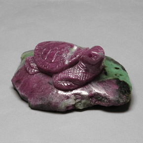 Rubi-zoisita multicolorido natural 592,90ct, forma extravagante, opaco
