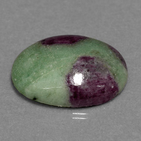 Rubi-zoisita multicolorido natural 8,65ct, corte oval, opaco