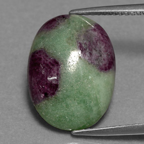 Rubi-zoisita multicolorido natural 8,65ct, corte oval, opaco