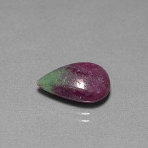 Rubi-zoisita multicolorido natural 5,85ct, formato de pêra, opaco