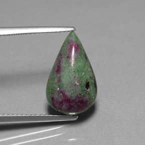 Rubi-zoisita multicolorido natural 6,78ct, formato de pêra, opaco